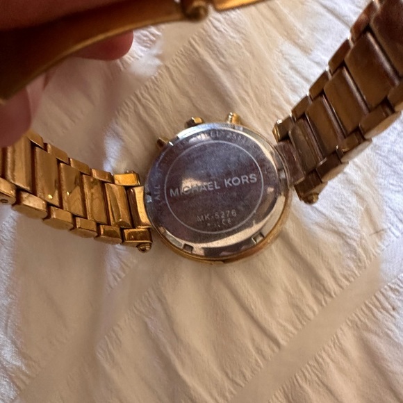 Michael Kors gold watch - Picture 2 of 6